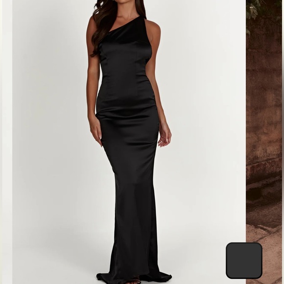 Meshki Dresses & Skirts - Meshki Harper One Shoulder Gown in black Small